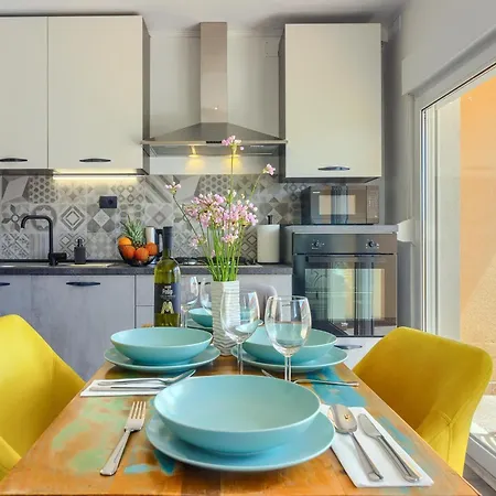 Sea-view In Kastel 아파트 *